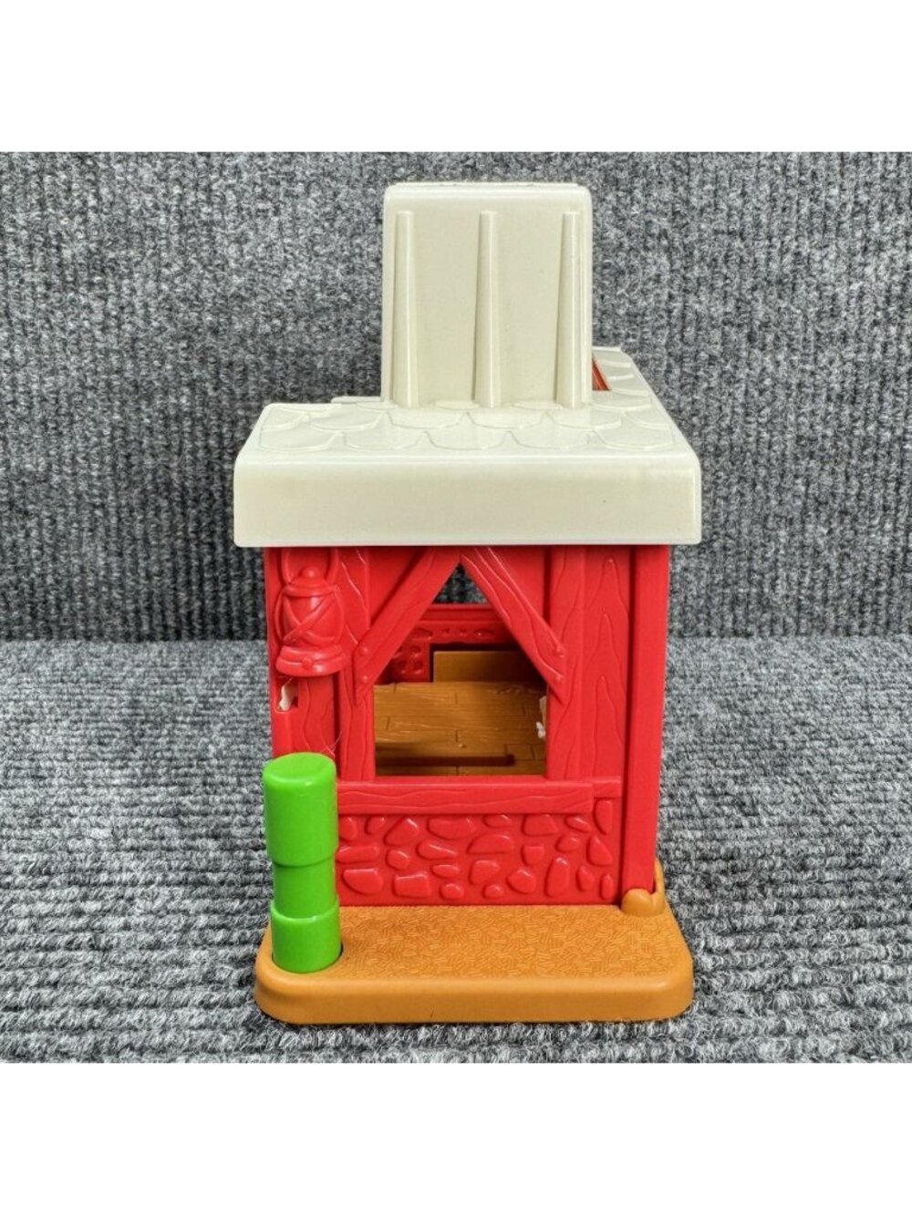 2002 Little People Farm Red Barn Stable w/ Farmer Boy Tractor & Chicken Lot - Picture 10 of 14